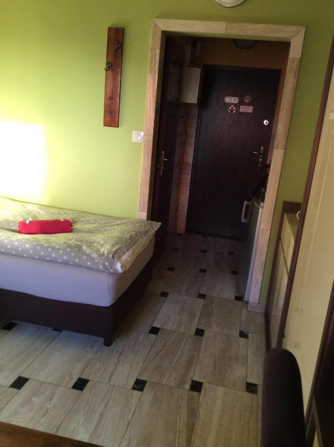 Mika Rooms Raclawicka 144 & Wislicka 3 Studio - Adults Only Варшава Экстерьер фото