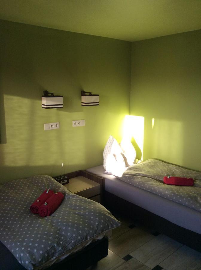 Mika Rooms Raclawicka 144 & Wislicka 3 Studio - Adults Only Варшава Экстерьер фото