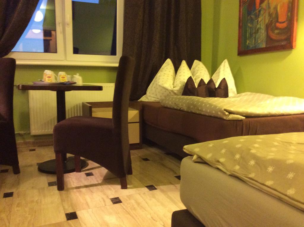 Mika Rooms Raclawicka 144 & Wislicka 3 Studio - Adults Only Варшава Экстерьер фото